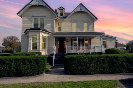 Spacious Upstairs 1Bed- Walking Distance To Beach Outlet Mall Michigan City Εξωτερικό φωτογραφία