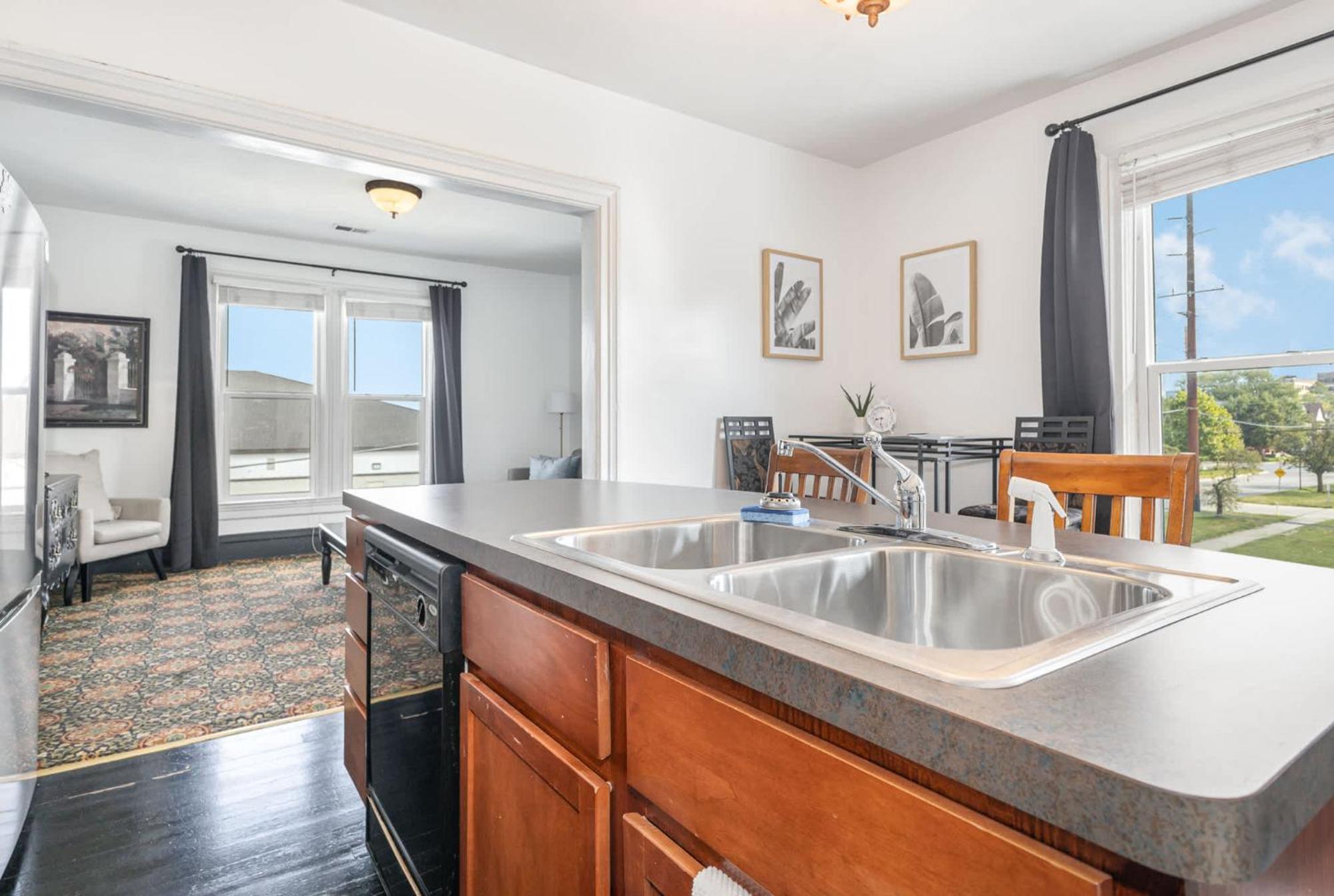 Spacious Upstairs 1Bed- Walking Distance To Beach Outlet Mall Michigan City Εξωτερικό φωτογραφία